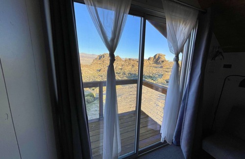 Lone Pine House | Nestled in nature with views of the Alabama Hills, Sierras and Inyo Mountains