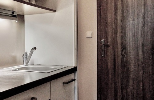 Stresovice House | Nestled in the Quiet Hills of PraguenSuite 4, 2 BDRM 1 BA, sleeps 4n