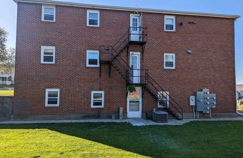 Pierre Apartment | Nestled in the heart of Pierre, shopping & dining near.