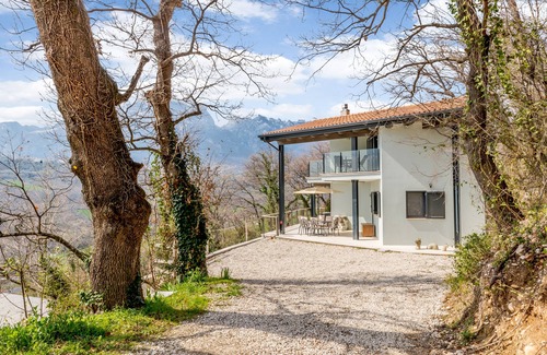 Palombaro Villa | Nestled in the Wooded Foothills of the Maiella National Park, Abruzzo, Italy