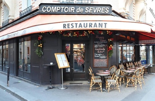 Saint-Thomas-d'Aquin Apartment | NESTLED IN THE LIVELY AND CHARMING NOTRE-DAME-DES-CHAMPS DISTRICT- RUE DE SEVRES