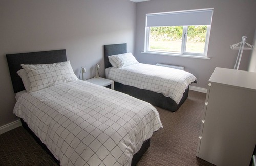 Kilkeel House | Nestled in the magnificent Mournes. 5 minutes to the beach. Countryside peace.