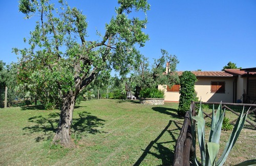 Donoratico House | Nestled in the plains of Castagneto Carducci