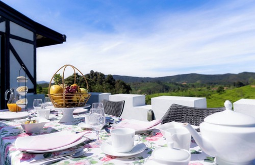Nuwara Eliya Cottage | Nestled with warm hospitality, intercontinental cuisine and panoramic view