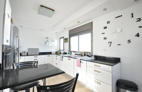 Netanya Apartment | Netanya Homey 3BR Sea-View Living