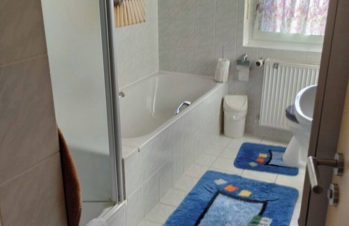 Dittelbrunn Apartment | Neu eingerichtete Ferienwohnung mit Balkon