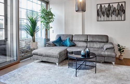 Neustadt an der Weinstrasse House | Neu! UPPER ROOM Industrial Loft Domizil mit Dachterrasse & Ausblick