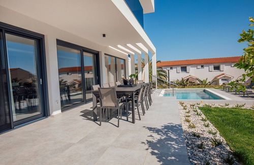 Liznjan Villa | Neue Luxusvilla mit Pool, Sauna, Grossem Garten, in der Nahe Eines Sandstrandes