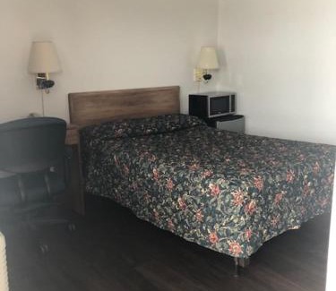 Marshfield Hotel | Neva Jean Motel