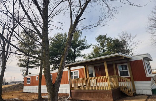Melmore House | NEVER JUDGE A BOOK BY IT'S COVER!n.2 bedroom mobile home in Carey with AC, WiFi