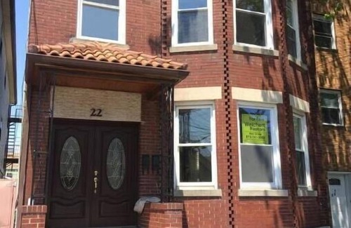 North Ironbound Apartment | Never overpay, 19 min to NYC, minutes to NYC