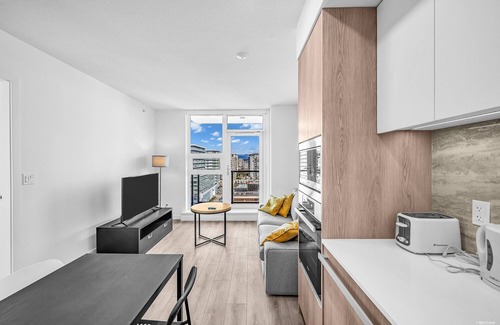 Richmond City Centre Apartment | NEW 1.5 BDR APT in Perfect Location | Skytrain & Richmond Mall
