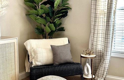 Georgetown House | NEW! 10 min to Horse Park & 20 min to the Ark! Dalton Derby House w/King Bed