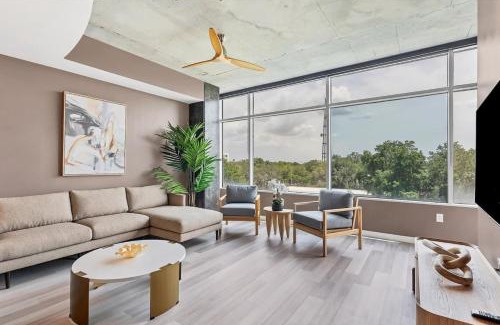 South Eola Apartment | New 1200 sqft 2BD2BTH in DT Orl