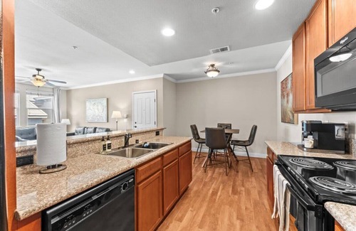 Reno/Tahoe Airport Apartment | New 1BR Apartment with Heated Pool, Gym & Minigolf