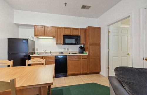 Nashville Condo | NEW! 1st Floor Front Side Suite - 104 by Grand Wood Suites