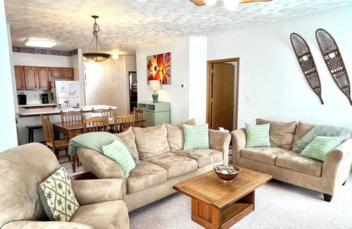 Hidden Valley Condo | NEW! 1st Floor TRUE Ski In/Ski Out 3BR/3BA w A/C, Close to Hiking, Pools & Golf