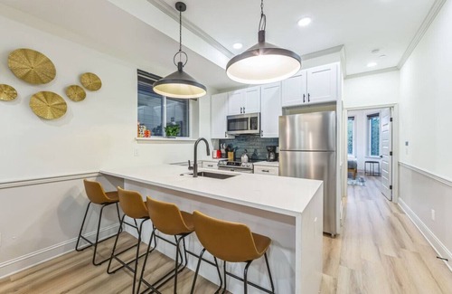 North Philadelphia West Apartment | New 2/2 Across from Fairmount Park | 10 mins to DT