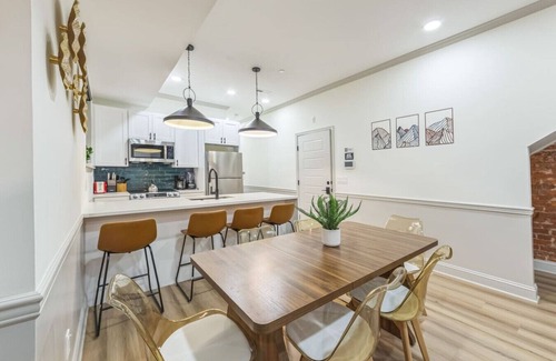 North Philadelphia West Apartment | New 2/2 Across from Fairmount Park | 10 mins to DT