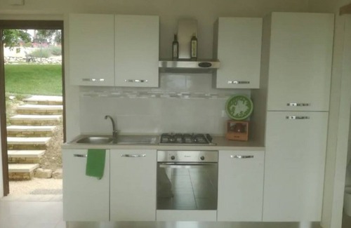 Alanno Apartment | New 2 bed garden flat with panoramic view