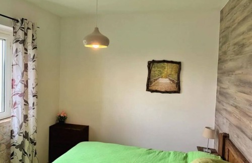Alanno Apartment | New 2 bed garden flat with panoramic view