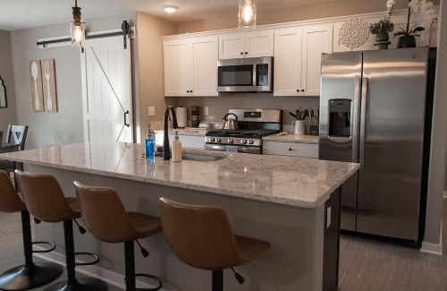 Loves Park House | New 2 Bed with Office in Loves Park