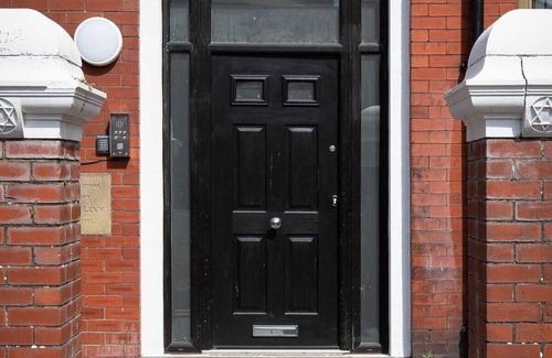 Blackpool Town Center Apartment | New 2 Bedroom Apt, close to Winter Gardens. Apt 1