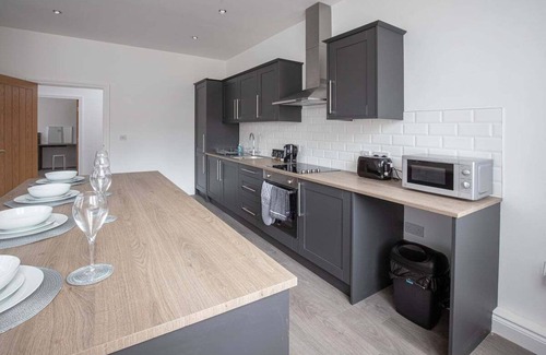 Blackpool Town Center Apartment | New 2 Bedroom Apt, close to Winter Gardens. Apt 2