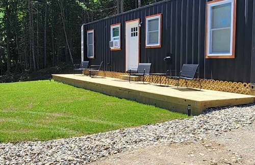 Errol Cabin | New 2 Bedroom Container cabin with direct trail access! Ride Errol (cabin 1)