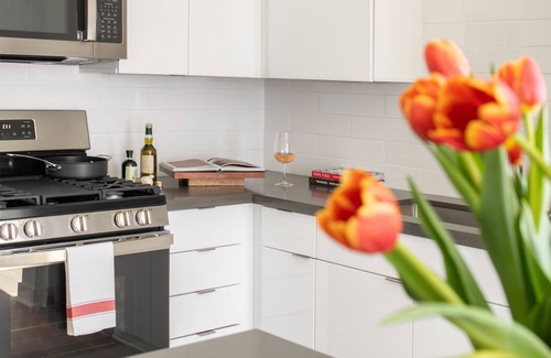 Enterprise Apartment | New 2-Bedroom Furnished Serviced Apartment Near Strip and Henderson Pet Friendly