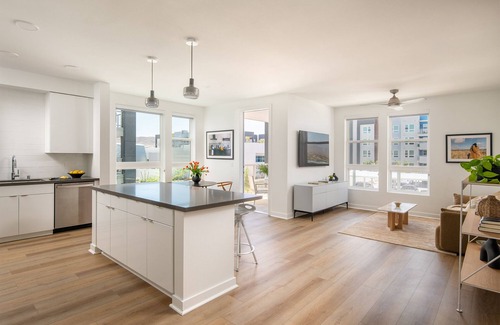 Enterprise Apartment | New 2-Bedroom Furnished Serviced Apartment Near Strip and Henderson Pet Friendly