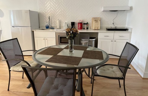 Shaw Apartment | New 2 BR APT: amazing location, spotless, free private parking.