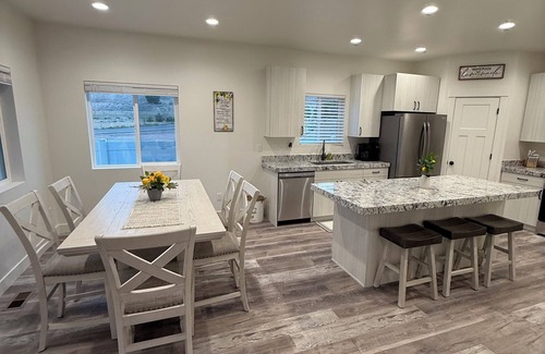 Richfield House | NEW 2025 3-bedroom 2.5 bath twin home in Richfield Utah with 2 car garage