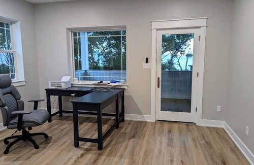 Cape Charles House | New 2025 Luxury Waterfront Retreat w/Private Beach, Views & Mesmerizing Sunsets!