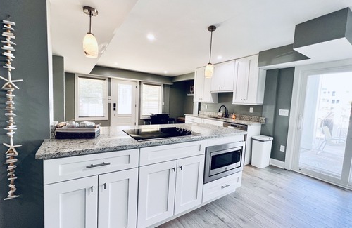 Whalehead Beach Condo | *NEW -25ft to Beach, 2br. Oceanviews.Pool.Hot Tub