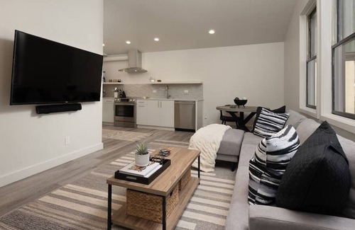 West End Condo | NEW! 2BR|1Bath|| 6 blocks to Mtn in the West End