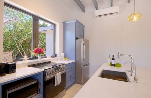 Governor's Harbour Villa | NEW 2BR 2.5BA Hilltop Villa, French Leave Estates