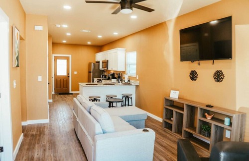Paris House | New 2BR, 2B, 251 11th NE unit #2