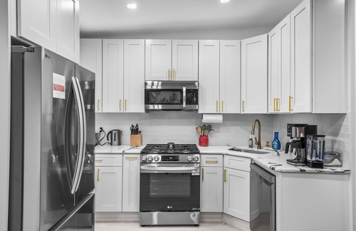 Hoboken Apartment | NEW 2BR/2Bath, 4Beds, 10 Min to NYC, Sleeps 6