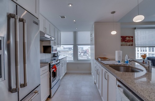 Chinatown Apartment | NEW! 2BR Furnished Apt near National Museum