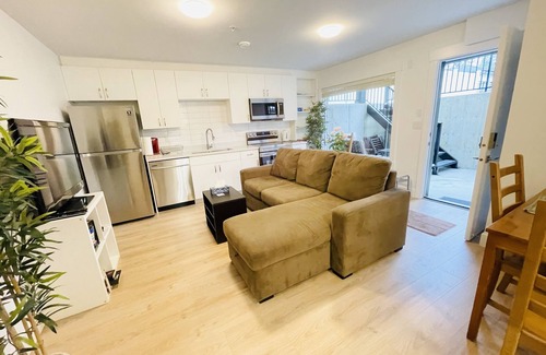 Port Coquitlam House | New 2BR Garden Suite,2Bath,AC,EV,Parkin,WIFI,Netfl