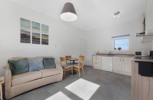 Darlington House | New 2BR in Pensbury Street