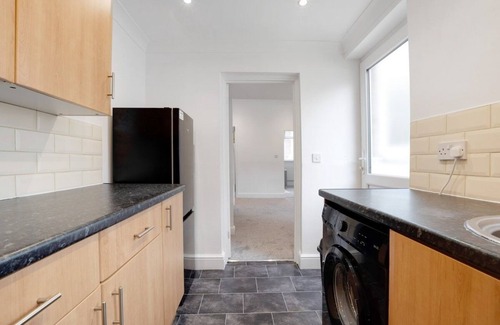 Spennymoor House | NEW! 3-Bedroom Homey Vibes in Stratton, Sleeps 6