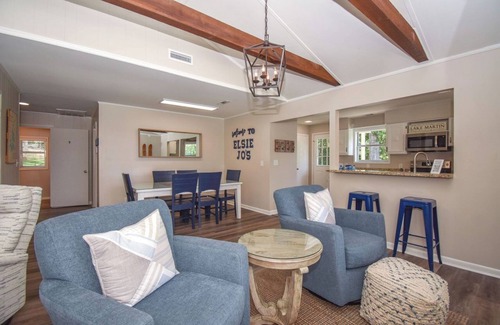 Dadeville House | NEW! 3 bedroom lakefront home with wheelchair accessibility, sleeps 8!