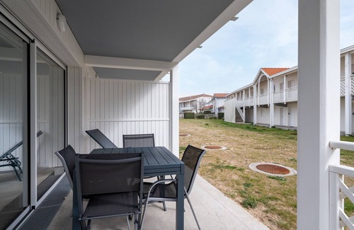 Mimizan-Plage Apartment | New 3-Star Apartment - Pool, 100m from Ocean, For 4 People, WiFi, A/C, Parking, Housekeeping Included