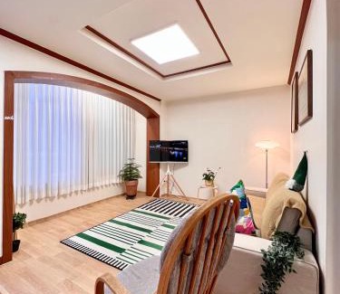 Pukkajwail-tong Apartment | [New!] 3BR & 2Bath for big group