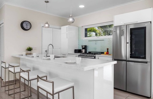 Esmeralda Villa | NEW 3BR 3BA Villa w/Modern Decor and Private Pool