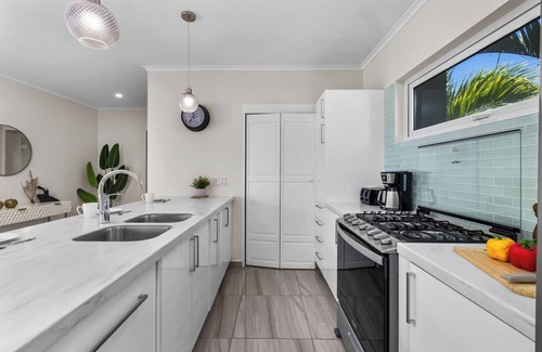 Esmeralda Villa | NEW 3BR 3BA Villa w/Modern Decor and Private Pool