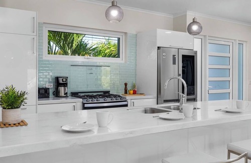 Esmeralda Villa | NEW 3BR 3BA Villa w/Modern Decor and Private Pool