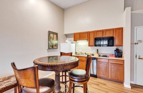 Nashville Condo | NEW! 3rd Floor Front Side Penthouse Suite - 302 by Grand Wood Suites